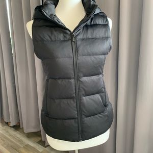Black puffer vest